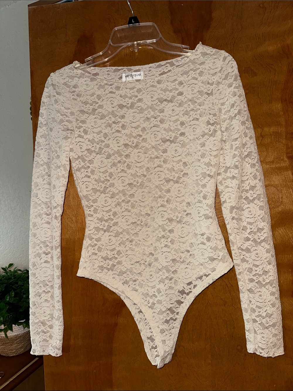vestique Cream Floral Lace Long-Sleeve Bodysuit